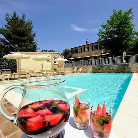 San Liberio Sleeps 26 Pool Air Con Wifi Holiday home *