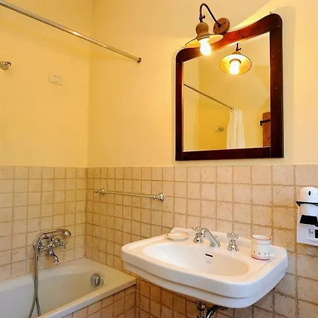 San Liberio Sleeps 26 Pool Air Con Wifi Holiday home Montemaggiore al Metauro