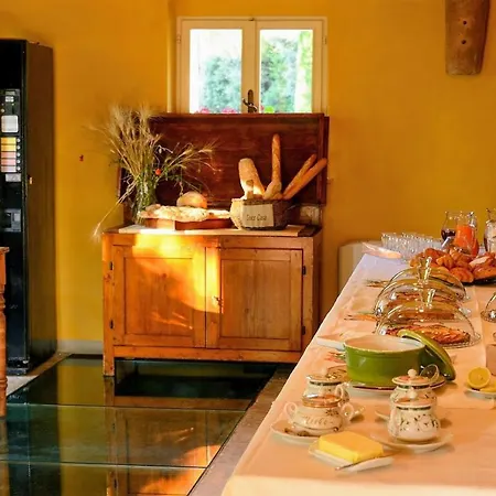 San Liberio Sleeps 26 Pool Air Con Wifi Holiday home *