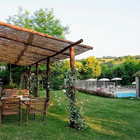 San Liberio Sleeps 26 Pool Air Con Wifi Holiday home Montemaggiore al Metauro