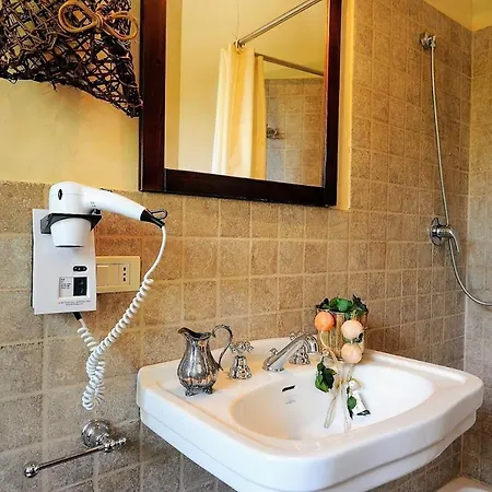 Holiday home San Liberio Sleeps 26 Pool Air Con Wifi Montemaggiore al Metauro