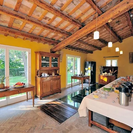 Holiday home San Liberio Sleeps 26 Pool Air Con Wifi